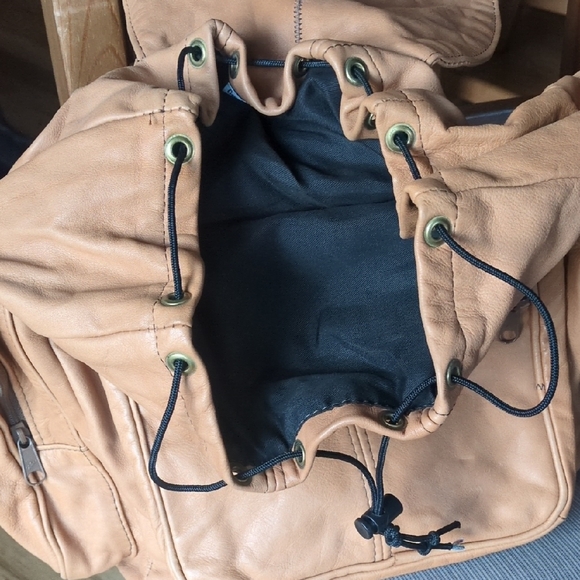 Hard Rock Cafe Tan Backpack with Classic Design - Picture 3 of 3